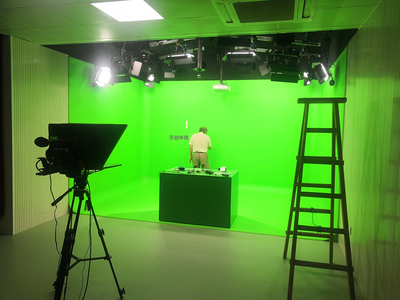 校園電視臺(tái)煥新顏 浙江某校推出《校園新聞訪談錄課》節(jié)目，打造視聽(tīng)教學(xué)新平臺(tái)